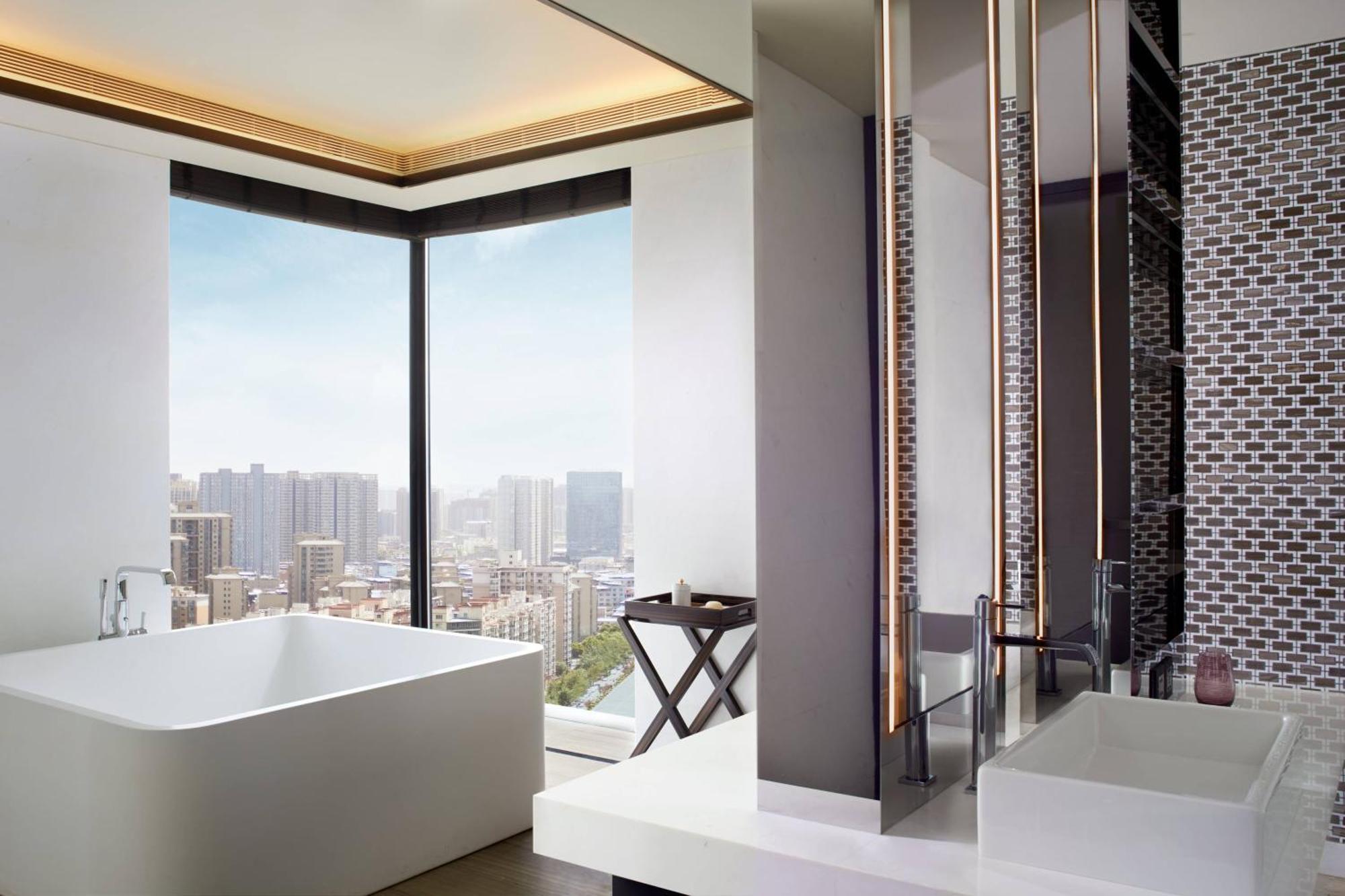 โรงแรม เดอะ ริตซ์-คาร์ลตัน 5*